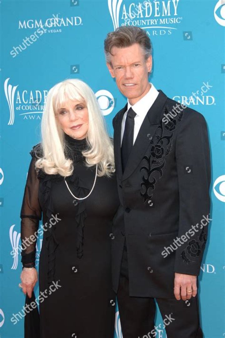 Elizabeth HatcherTravis Randy Travis' exwife