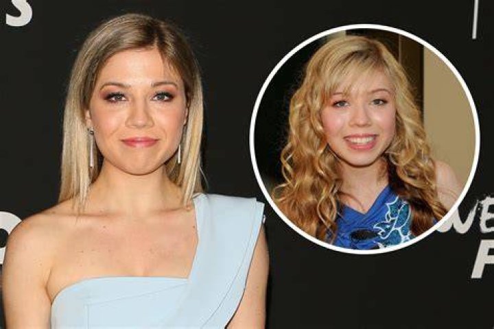 How did iCarly star McCurdy's mom pass away?