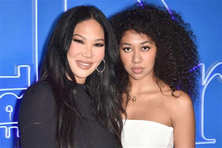 Why Kimora Lee Simmons and Her Daughters Ming and Aoki Are Hesitant to